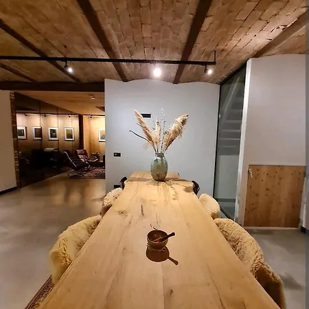 Vakantiewoning In Monumentale Boerderij Met Yurt