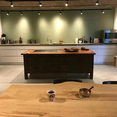 Vakantiewoning In Monumentale Boerderij Met Yurt *