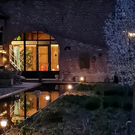 Casa de Férias Vakantiewoning In Monumentale Boerderij Met Yurt *