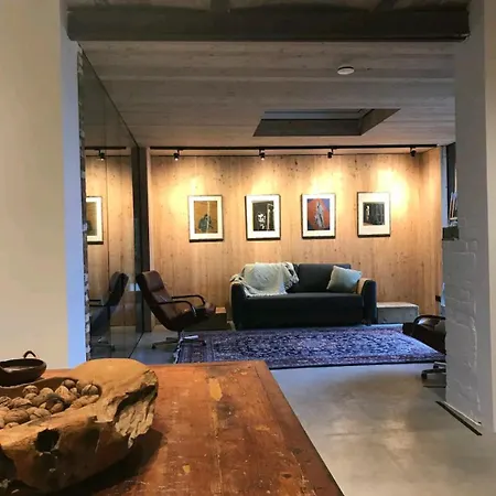 Casa de Férias Vakantiewoning In Monumentale Boerderij Met Yurt