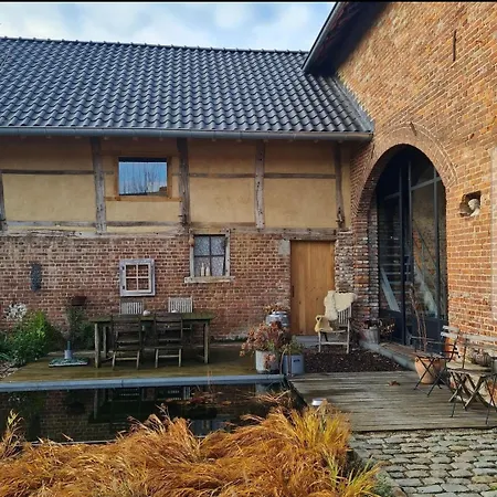 Casa de Férias Vakantiewoning In Monumentale Boerderij Met Yurt