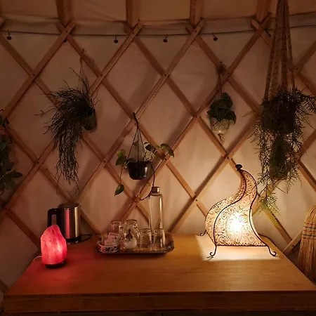 Luxe Yurt In Monumentale Boerderij Vakantiehuis