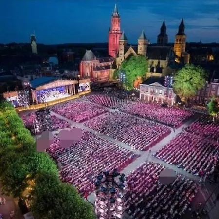 Vakantiewoning In Monumentale Boerderij Met Yurt *