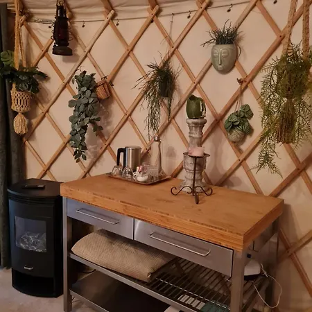 Luxe Yurt In Monumentale Boerderij * Eckelrade