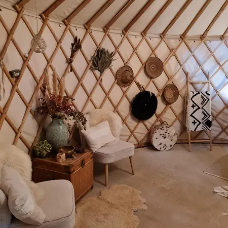 Vakantiewoning In Monumentale Boerderij Met Yurt Eckelrade