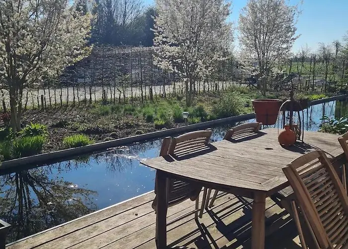 Vakantiewoning In Monumentale Boerderij Met Yurt Сasa de vacaciones