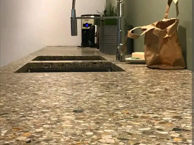 Vakantiewoning In Monumentale Boerderij Met Yurt